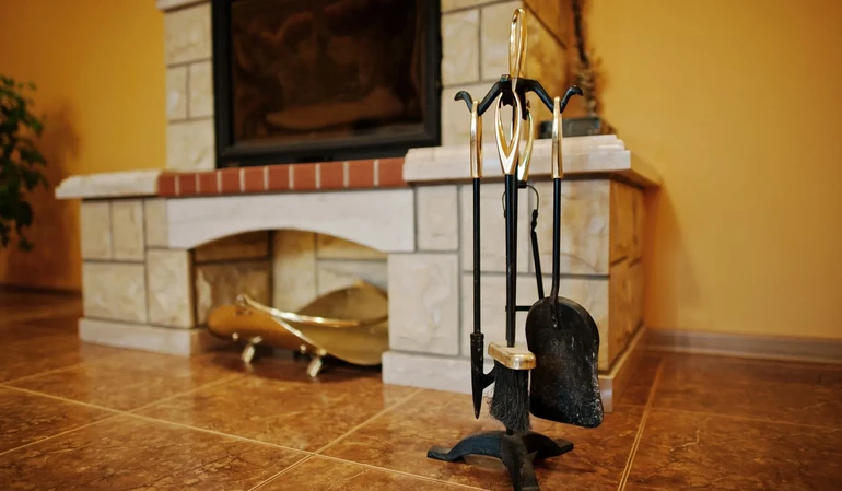 Entretien et ramonage de cheminée par un professionnel en Périgord